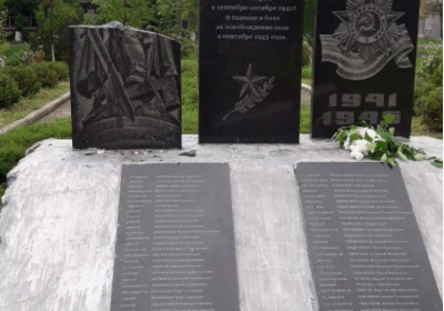 Під Севастополем розбили пам'ятник загиблим на війні кримським татарам
