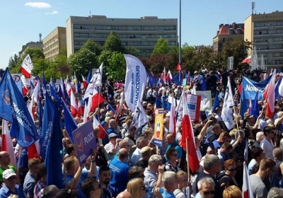 У Варшаві 200 тисяч людей вийшли на протести
