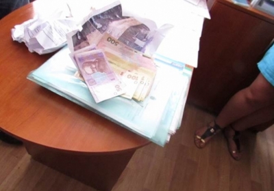 СБУ затримала двох хабарників в РДА на Одещині
