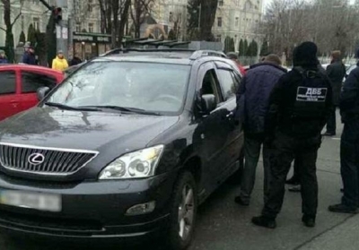 В Одессе на взятке от переселенки задержали действующих и экс-правоохранителей