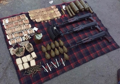 СБУ в Києві затримала 3 торгівців зброєю
