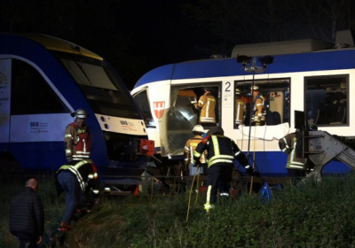 У Німеччині зіткнулися два потяги: двоє загиблих, 14 поранених