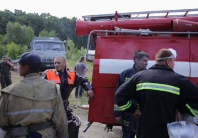 Рятувальники проводять відкачування бензину з нафтобази на Київщині