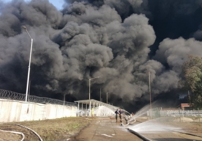 Пожежа на нафтобазі на Київщині посилилася