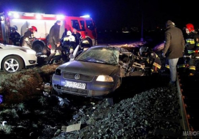 Четверо украинцев погибли в ДТП на железнодорожном переезде в Польше, - ФОТО
