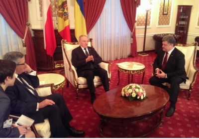 В Кишиневе Порошенко проводит встречу с президентами Молдовы и Польши