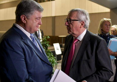 Порошенко та Юнкер поговорили, як прискорити процедури надання макрофіну Україні