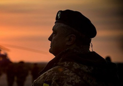 Порошенко объявил о прекращении военного положения