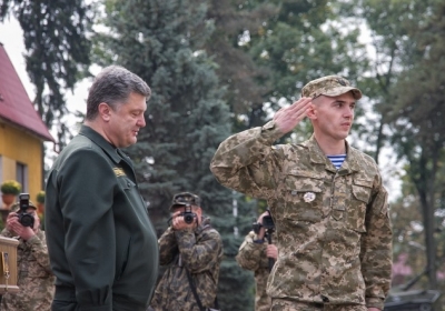 Блок Петра Порошенко предлагает коалиции утвердить новую структуру армии