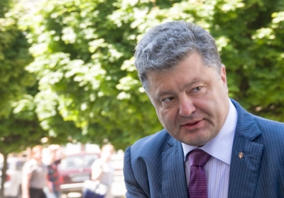 Порошенко просит мир признать ДНР и ЛНР террористическими организациями