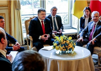 Порошенко призвал парламент Франции ускорить ратификацию соглашения об ассоциации Украины и ЕС