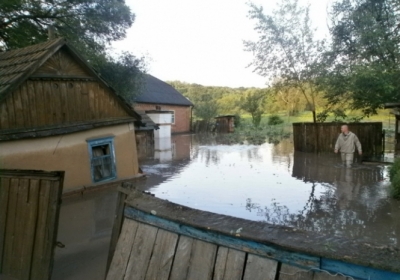На Полтавщині потужні зливи призвели до підтоплення десятків будинків, - ВІДЕО