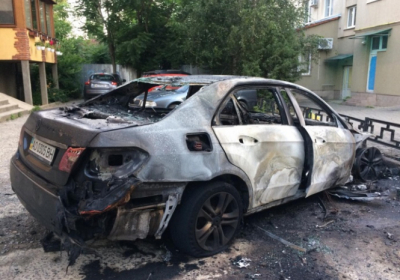 Сожгли авто бывшего вице-мэра Ужгорода - ВИДЕО