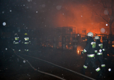 В Днепре произошла крупный пожар на автотранспортном предприятии - ВИДЕО