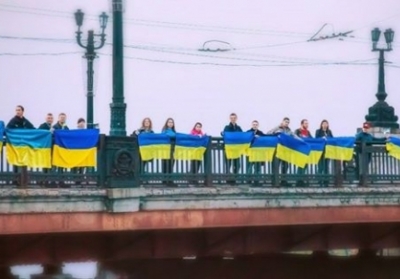 Донецкие учителя протестуют: боевики уничтожают все украинское на Донбассе, - фото