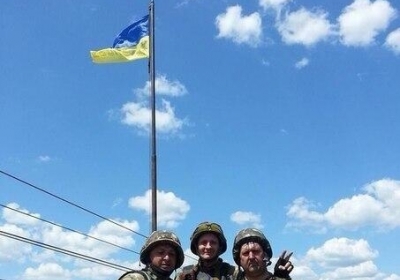 Порошенко: над горсоветом Славянска поднят украинский флаг