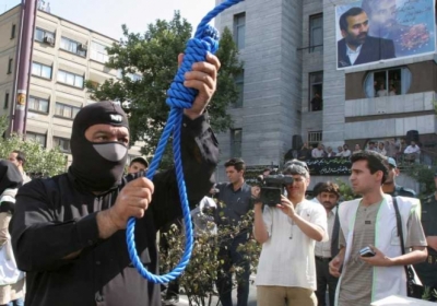 Іранська поліція готується до страти. Фото: EPA.
