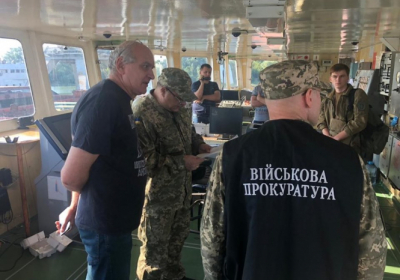 У Херсоні обшукали судно, яке возило паливо для флоту Росії в окупований Крим
