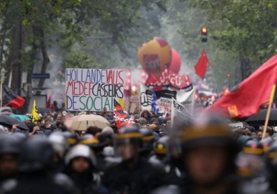 Во Франции из-за протестов заблокированы дороги, порты и нефтяные заводы, - ФОТО