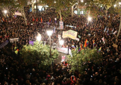 В Іспанії тисячі жінок вийшли на протести проти ультраправих
