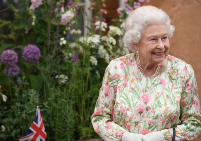 Королева Британії прийняла подарунок від українського дизайнера