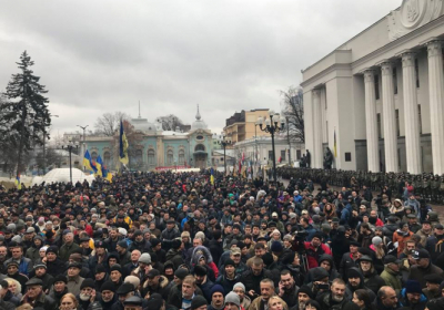 Саакашвили пришел под Верховную Раду: требует отставки Луценко и Грицака, - ФОТО