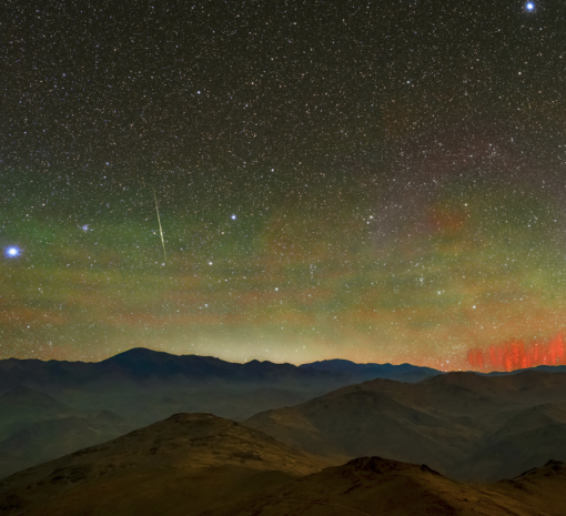 У небі над Чилі вчені зафіксували червоні блискавки