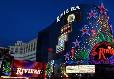 В Лас-Вегасе взорвали легендарный отель-казино Riviera, - ВИДЕО