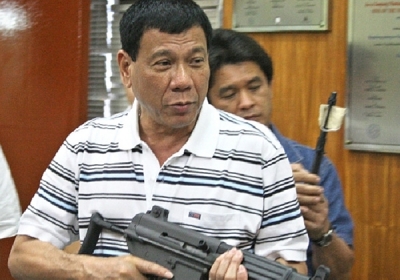 Президент Филиппин приказал военным расстрелять его, если он станет диктатором