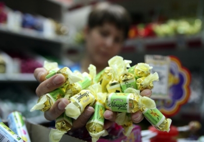 Жители Крыма остались без конфет Порошенка