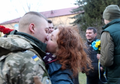 Во Львов из зоны АТО вернулись 120 бойцов 80-й аэромобильной бригады