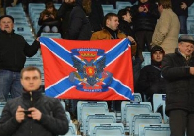 На матчі ЦСКА, який мав відбутись без вболівальників, на трибунах майорів прапор 