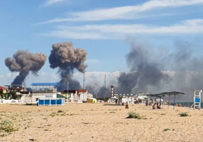 Фото: вибухи на аеродромі у Саках, з вільного доступу