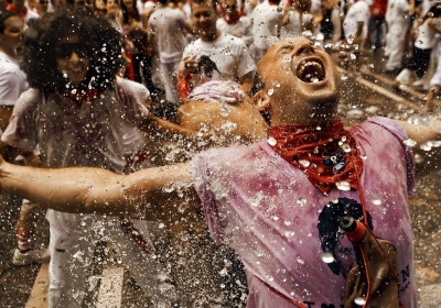 Так іспанці святкують Сан Фермін. Фото: jordicohen.com