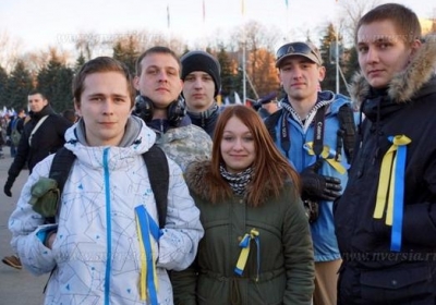 Учасники флешмобу в Саратові. Фото: Антон Наумлюк / nversia.ru