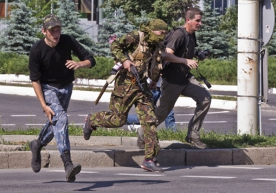 Боевики штурмуют райотдел милиции на Донетчине: есть пострадавшие