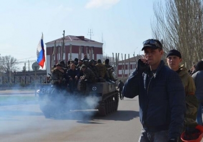 За сутки Россия перебросила на Донбасс 12 БМП и 54 грузовика с боеприпасами, - штаб АТО