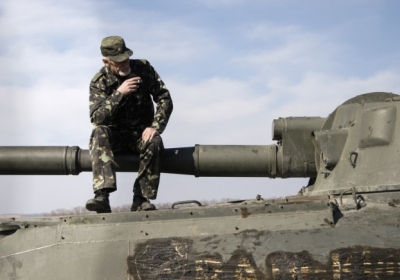 Боевики обстреляли батальон МВД в Луганской области: 3 бойцов ранены