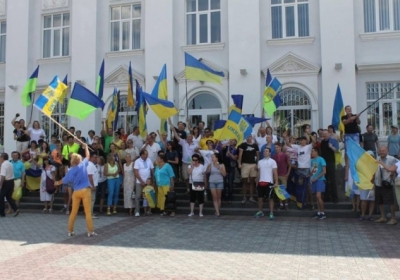 Жителі Сєвєродонецька вітають українську армію, - фото