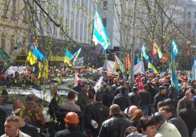 Более тысячи шахтеров прорвались к Администрации Президента
