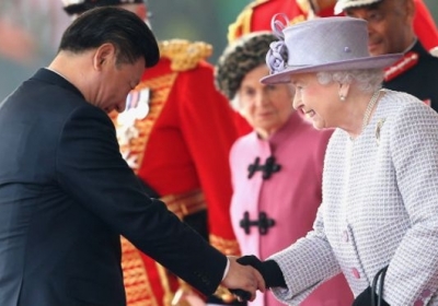 Поездка в карете и рукопожатие с королевой: в Великобритании торжественно принимают Си Цзиньпина