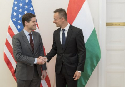 Угорщина домовляється із США, щоби натиснути на Україну в НАТО
