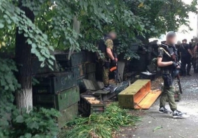 У Слов'янську правоохоронці знайшли покинутий склад боєприпасів російського виробництва, - фото