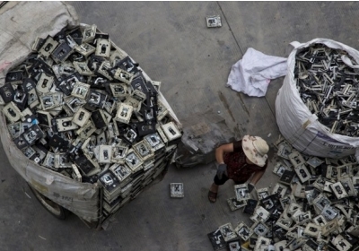 Так выглядит самая большая свалка электронного мусора в мире