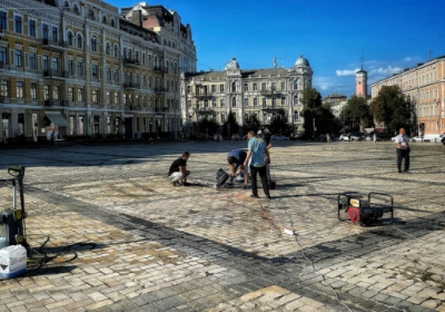 Дрифт на Софійській площі: Red Bull перепрошує за зіпсовану бруківку