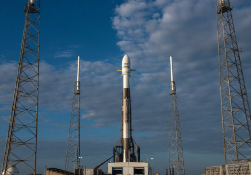 SpaceX в следующем году планирует отправить туристов в космос