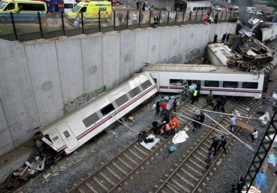 Катастрофа на залізниці в Іспанії: жертвами стали 77 людей (фото)