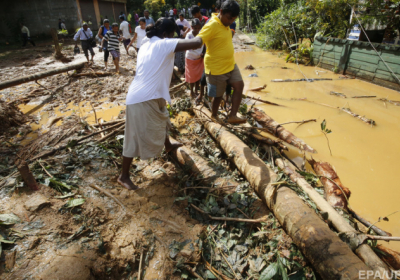 Наводнения на Шри-Ланке и Яве: более полусотни человек погибли