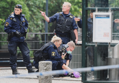 У Стокгольмі невідомі напали з ножем на поліцейських: є поранені