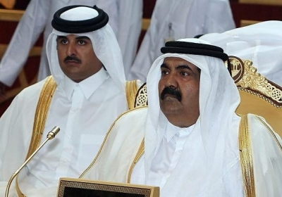 Шейх Тамім бен Хамада Аль Тані (ліворуч) і шейх Хамад бін Халіфа Аль Тані. Фото: muslimdaily.net